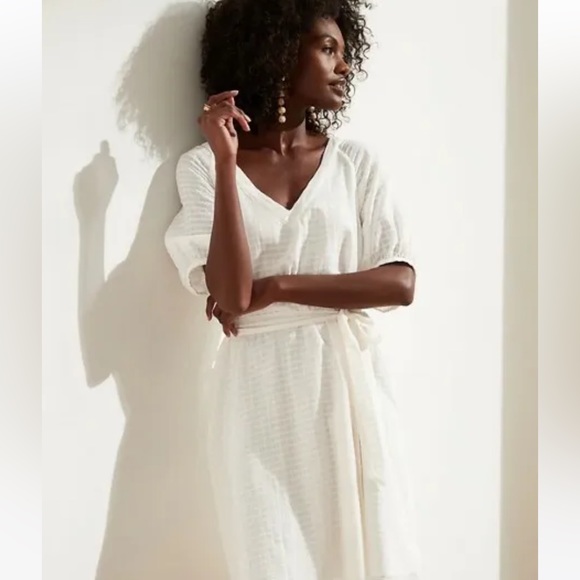 Banana Republic Dresses & Skirts - White Banana Republic dress